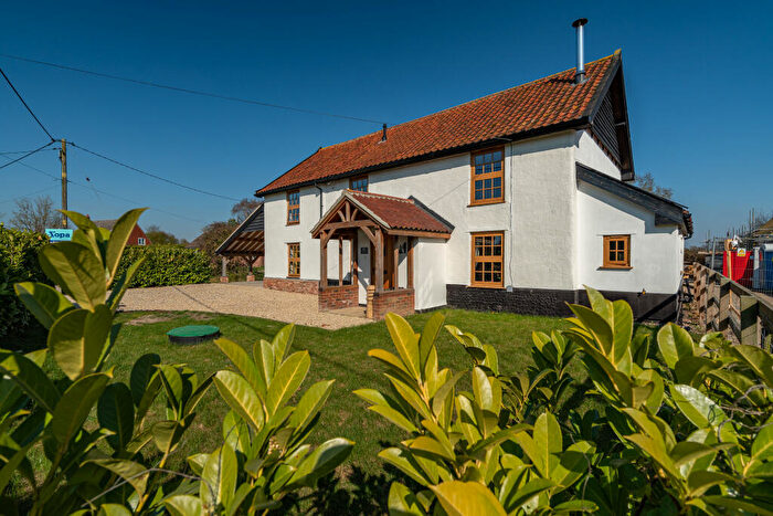 5 Bedroom Detached House For Sale In Long Street, Attleborough, NR17