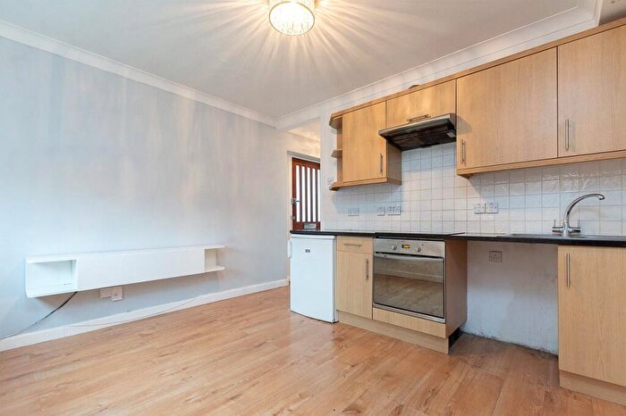 1 Bedroom Maisonette To Rent In Ardrossan Gardens, Worcester Park, Surrey, KT4