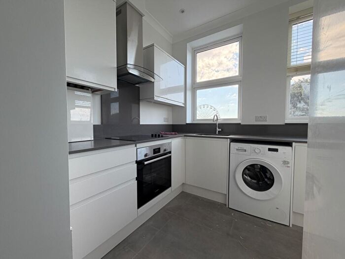 1 Bedroom Flat To Rent In Marine Parade West, Clacton On Sea, CO15