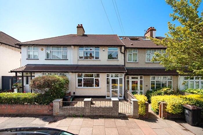 3 Bedroom Terraced House For Sale In Sheringham Road, London, SE20