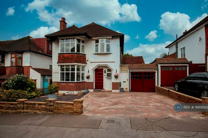 4 Bedroom Detached House To Rent In Carlton Avenue, South Croydon, CR2