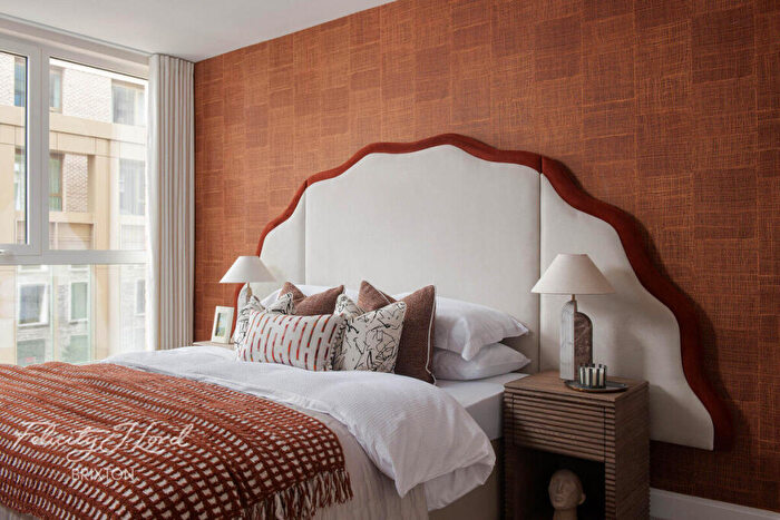 1 Bedroom Apartment For Sale In Kennington Lane, London, SE11