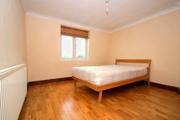 1 Bedroom Flat To Rent In Kingsland High Street, E8