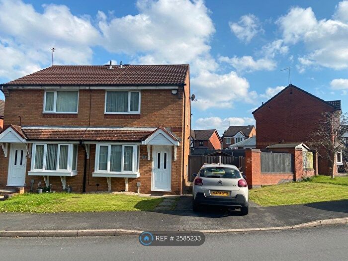 3 Bedroom Semi-Detached House To Rent In Buckingham Drive, St Helens, WA11
