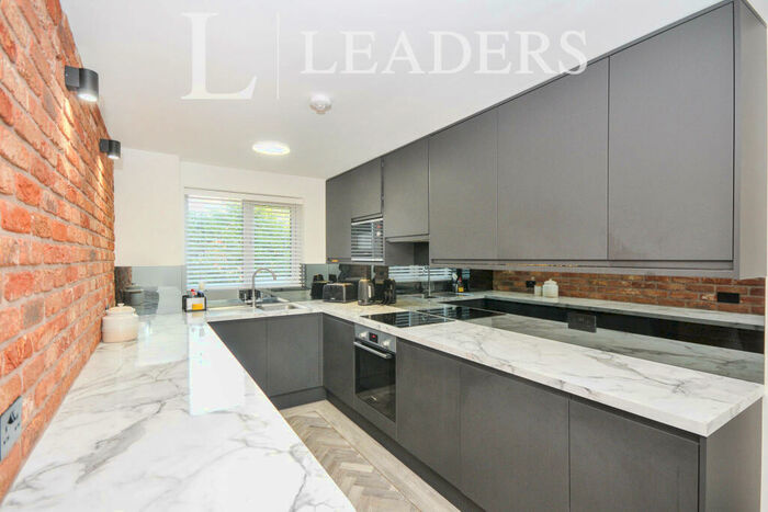 2 Bedroom Apartment To Rent In Whitehaven Close, Bromley, BR2