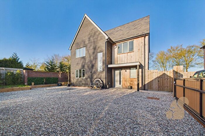 3 Bedroom Detached House For Sale In Watchouse Road, Stebbing, Dunmow, CM6