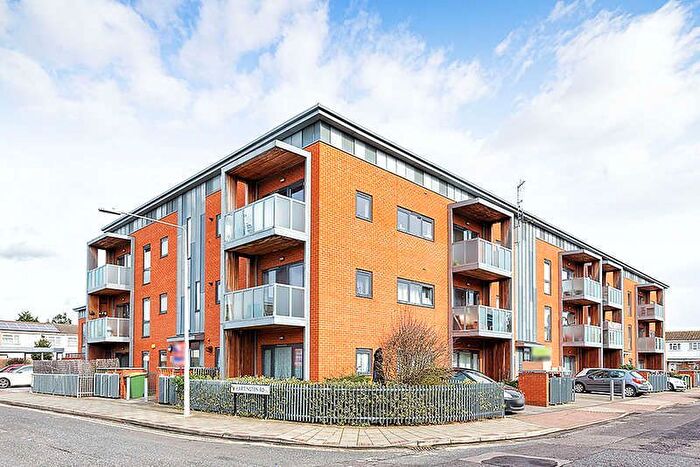 1 Bedroom Flat For Sale In Hartington Road, E16