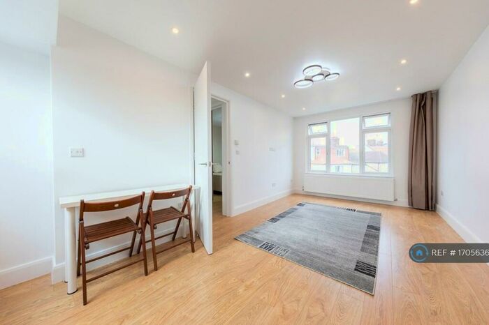 1 Bedroom Flat To Rent In Alyth Gd, London, NW11