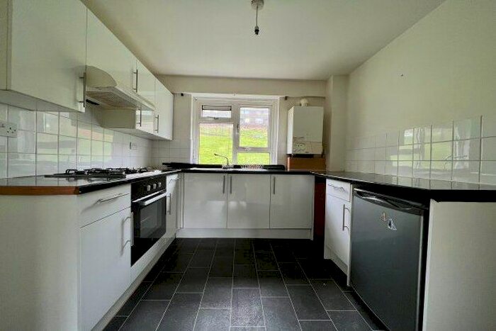 1 Bedroom Flat To Rent In Selsfield Drive, Brighton, BN2