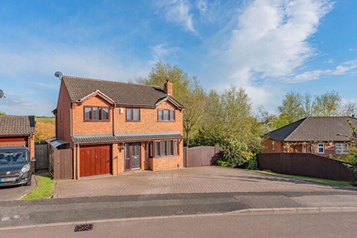 4 Bedroom Detached House For Sale In Connolly Drive, Rothwell, NN14