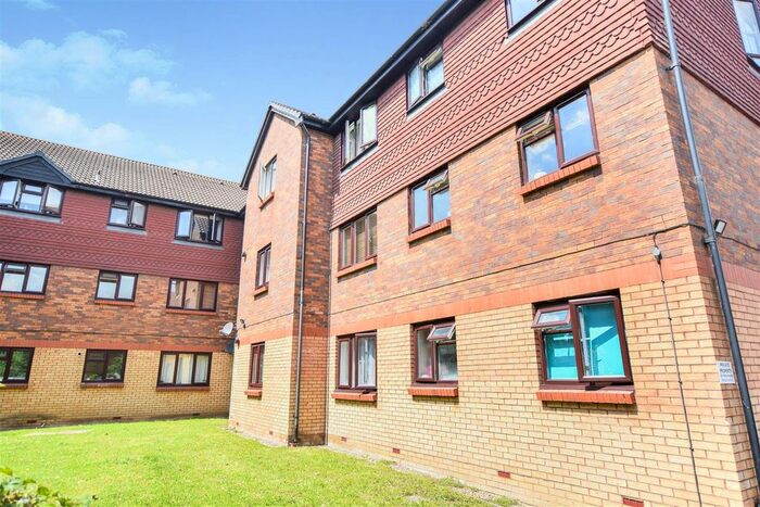 1 Bedroom Flat To Rent In Kipling Drive, Colliers Wood, London, SW19