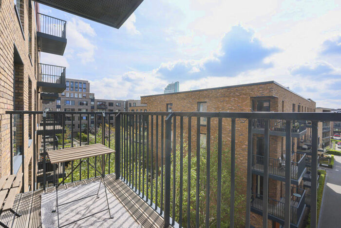 2 Bedroom Apartment For Sale In Plough Way, Rotherhithe, SE16