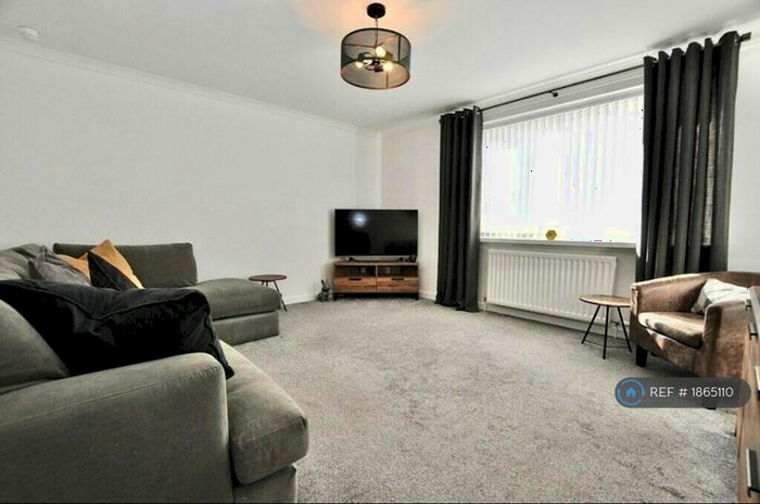 1 Bedroom Flat To Rent In Silverdale Gardens, Largs, KA30
