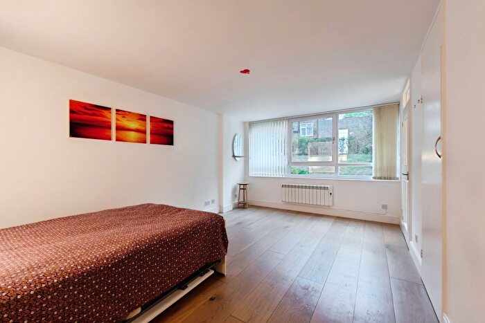 Studio To Rent In Howson Terrace, Richmond Hill, Richmond, TW10