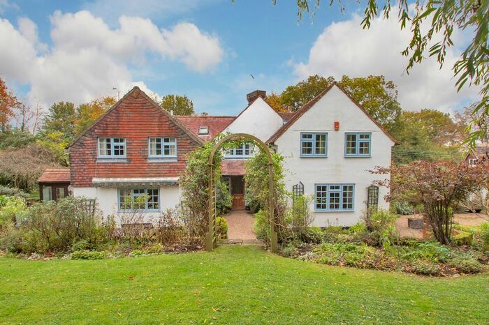 4 Bedroom Property For Sale In Mark Beech, Edenbridge, Kent TN8