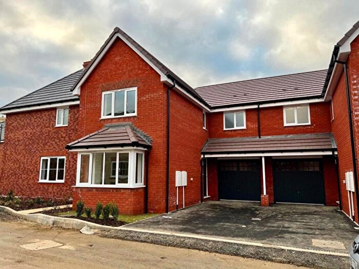 3 Bedroom Semi-Detached House To Rent In Signal Road, Cam, Dursley, GL11