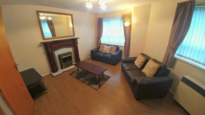 2 Bedroom Flat To Rent In Princes Gardens, City Centre, L3