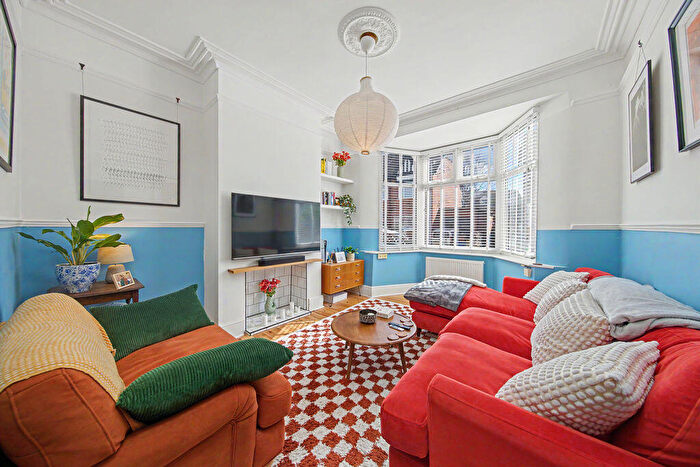 4 Bedroom Terraced House For Sale In Fairfield Road, Chesterfield, S40