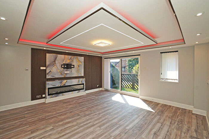 4 Bedroom Town House To Rent In Newlyn Way, Port Solent, PO6