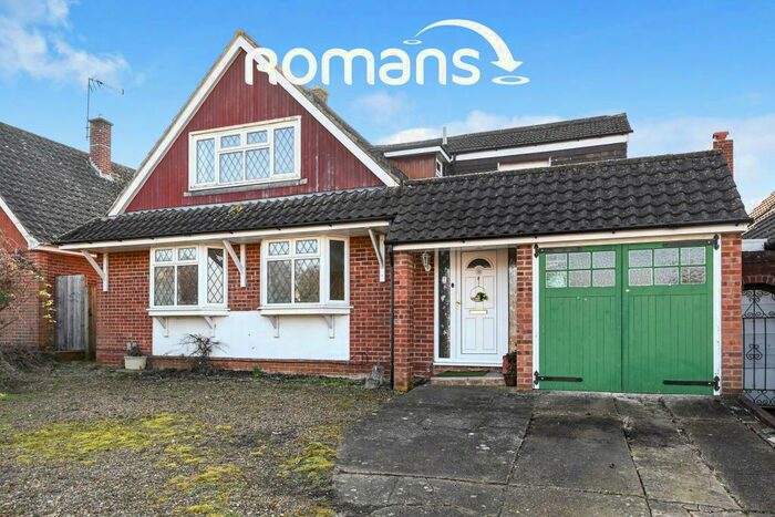 4 Bedroom Detached House To Rent In Copse Drive, Wokingham, RG41