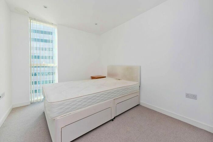 1 Bedroom Flat To Rent In Tennyson Apartments, East Croydon, Croydon, CR0