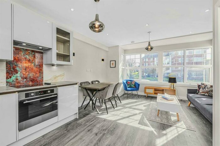 1 Bedroom Flat To Rent In Upper Richmond Road West, East Sheen, SW14