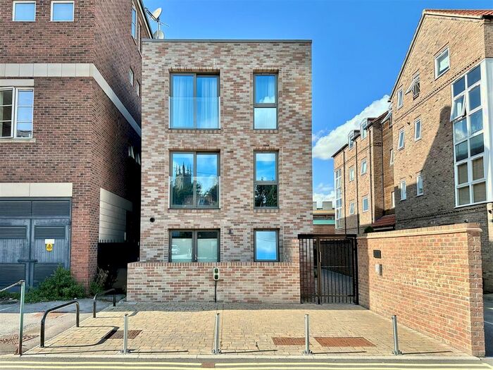 Studio To Rent In Bootham Row, York, YO30