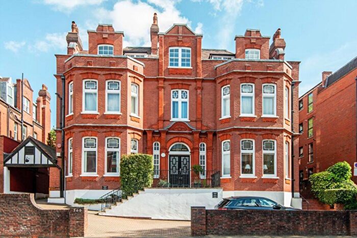 4 Bedroom Flat For Sale In Finchley Road, Hampstead, NW3