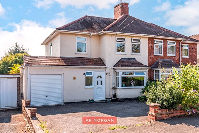 3 Bedroom Semi-Detached House For Sale In High Park Avenue, Stourbridge, West Midlands, DY8