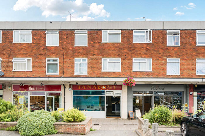 2 Bedroom Maisonette For Sale In Lowther Road, Dunstable, Bedfordshire, LU6