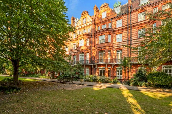 2 Bedroom Flat To Rent In Sloane Gardens, London, SW1W