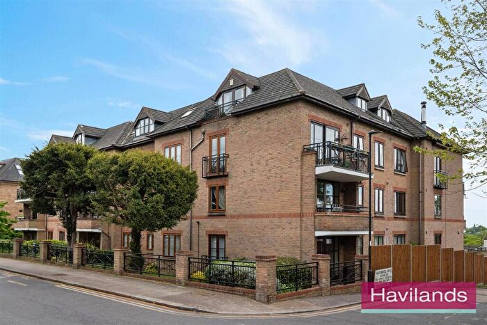 3 Bedroom Penthouse For Sale In Crescent Road, Enfield, EN2