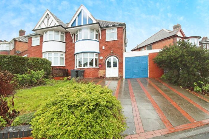 3 Bedroom Semi Detached House For Sale In Moat Lane, Yardley, Birmingham, West Midlands, B26