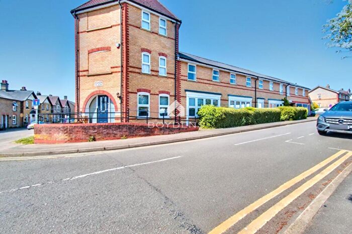 2 Bedroom Flat To Rent In Manor Place, Braintree, CM7