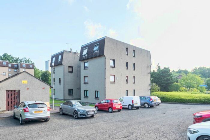2 Bedroom Flat To Rent In Fortingall Avenue, North Kelvinside, Glasgow, G12