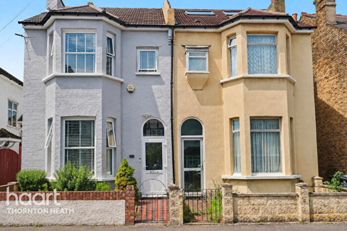 4 Bedroom Semi-Detached House For Sale In Quadrant Road, Thornton Heath, CR7