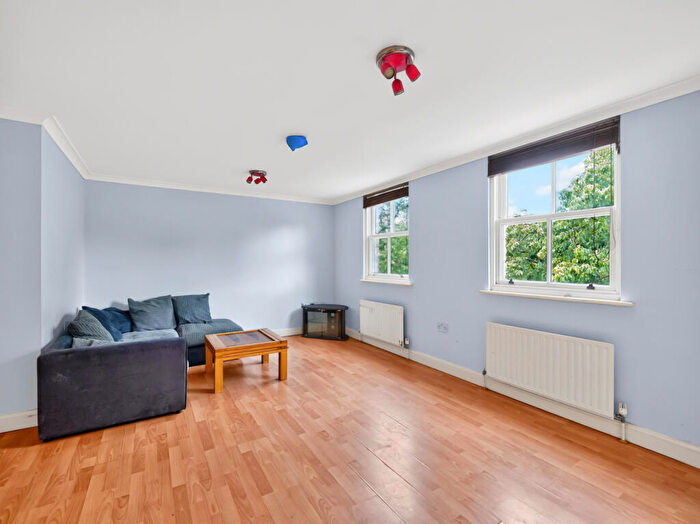 2 Bedroom Apartment To Rent In Clapton Square, London, E5