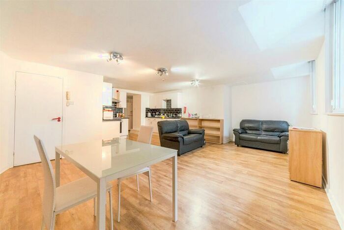 2 Bedroom Apartment To Rent In £pppw - Clayton Street West, City Centre, NE1