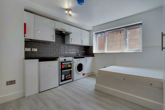 Studio To Rent In Sunnyside Terrace, London, NW9