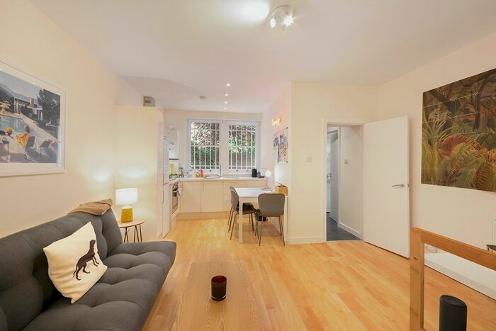 1 Bedroom Flat To Rent In Holly Mews, London, SW10