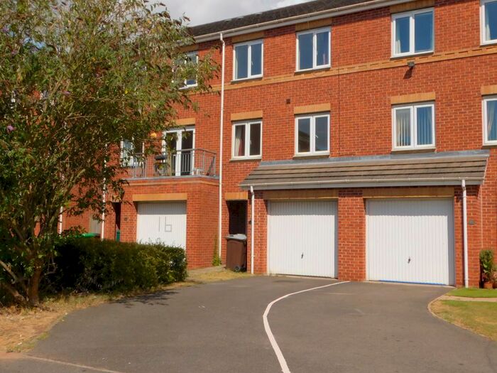 4 Bedroom Terraced House To Rent In Marvyn Close, Highbury Vale, Nottingham, NG6