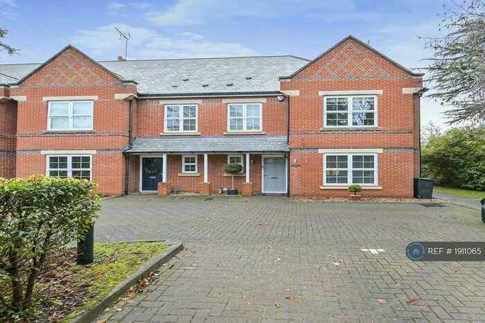 3 Bedroom End Of Terrace House To Rent In Spinney Row, London Colney, St. Albans, AL2