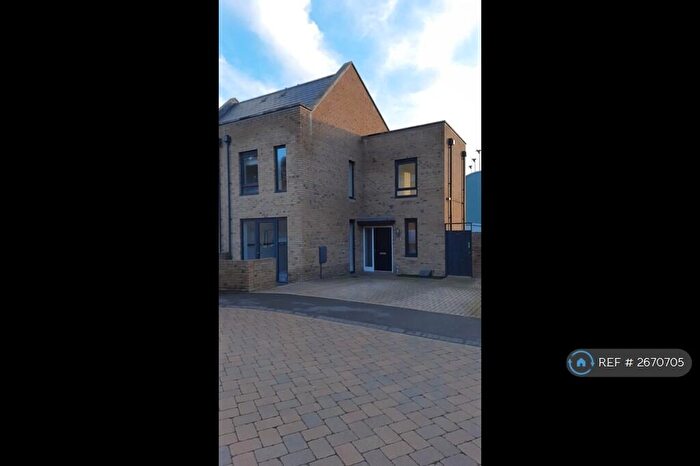 3 Bedroom Semi Detached House To Rent In Castle Croft Drive, Sheffield, S2