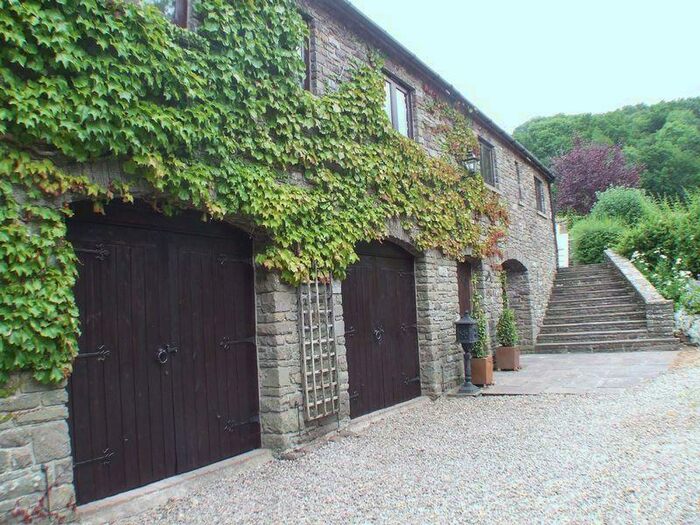 4 Bedroom Detached House To Rent In Brecon Road, Crickhowell, NP8