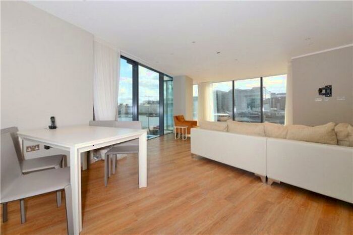 2 Bedroom Apartment To Rent In Lower Thames Street, London, EC3R