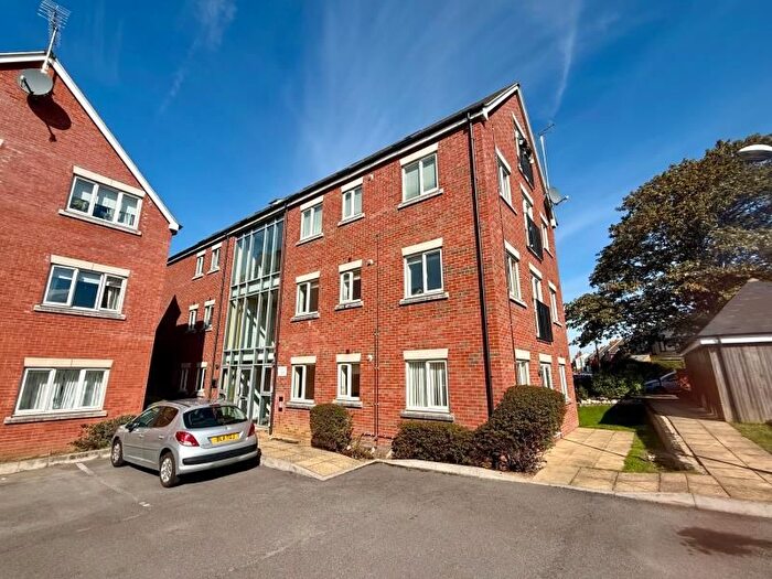 2 Bedroom Flat To Rent In Bloomfield Court, Linden, Gloucester, GL1