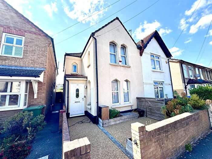 3 Bedroom Semi Detached House For Sale In Sandford Road, Bexleyheath, DA7