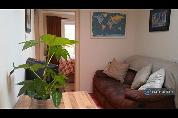 1 Bedroom Flat To Rent In Bushy Hill Drive, Guildford, GU1