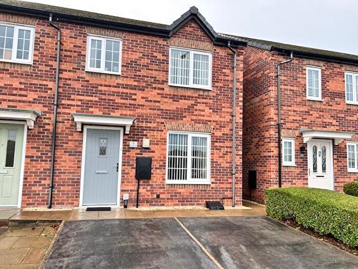 3 Bedroom Semi-Detached House For Sale In Buzzard Avenue, Mexborough, S64