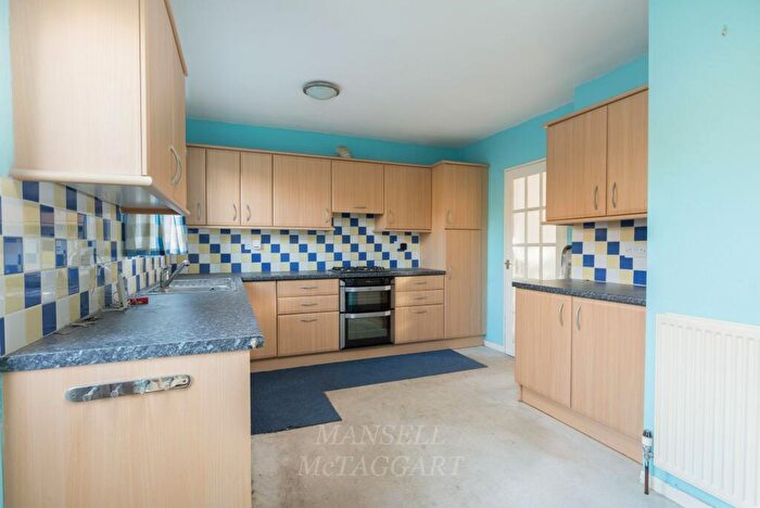 3 Bedroom Terraced House For Sale In Woodlands Road, East Grinstead, RH19